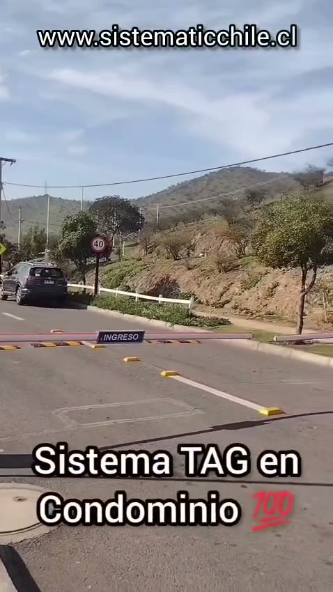 Barrera con sistema TAG en un condominio
